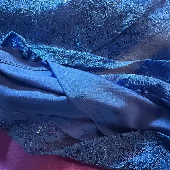 📌Ronni Nicole Lace Unique Layered Evening Dress Perfect For Any Formal Occasion - Picture 12 of 16